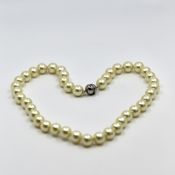 South Sea Pearl Necklace - Picture 8 of 8